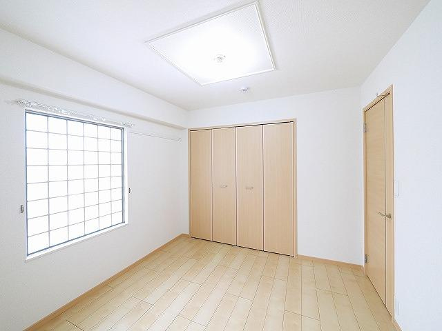 カーサレイメイ　Ａ棟の洋室|ゆったりした洋室です