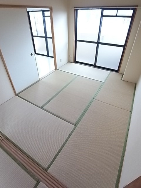 尼崎市武庫町４丁目のアパートの和室