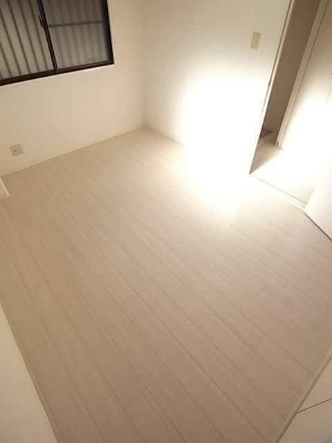 尼崎市武庫町４丁目のアパートの寝室