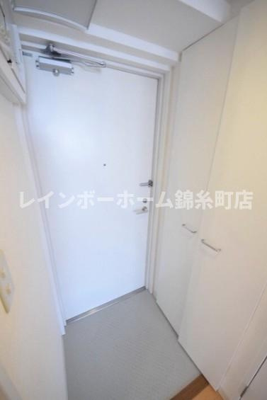 パインタワーの玄関