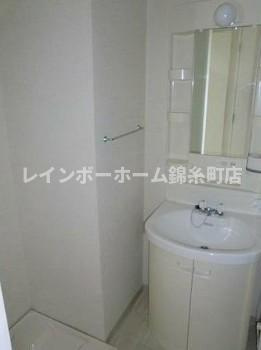 パインタワーの独立洗面台