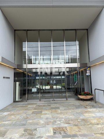 横浜市港北区大倉山４丁目の賃貸マンションのエントランス