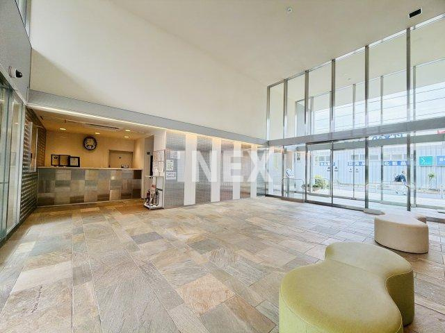 横浜市港北区大倉山４丁目の賃貸マンションのロビー