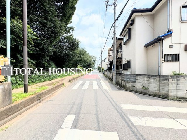【前面道路含む現地写真】 | 小金井市桜町2丁目　新築戸建　全1棟