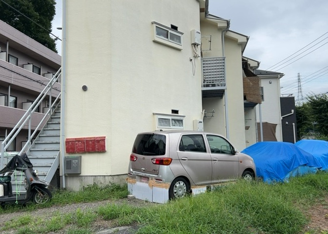 【外観】 | Ｌｉｔｙａ ｈｉｌｌｓ 南大沢 | ＲＣ造、Reinforced Concreteは直訳すると補強されたコンクリートです。主に柱や梁・床・壁が鉄筋とコンクリートで構成おり、鉄筋を組んだ型枠にコンクリートを流し込んで固めたものを指します。
