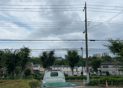 【展望】 | Ｌｉｔｙａ ｈｉｌｌｓ 南大沢 | 眺望を気にして物件を探す場合、前面に建物が建っていないか現地で確認しましょう！前面に建物があると景色はもちろん、日当たりや風通しにも影響が出てきます。住んだ時のことを想像しながら現地見学をしましょう。