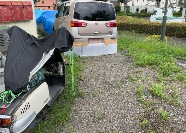 【駐車場】 | Ｌｉｔｙａ ｈｉｌｌｓ 南大沢 | 車一台あたりに必要なスペースは、標準サイズの普通自動車で横幅2m50cm、長さ5mは必要になります。ただし、乗降のことも考慮して横幅3m30cm、長さ5m50cmほどは確保できるところを選びましょう。