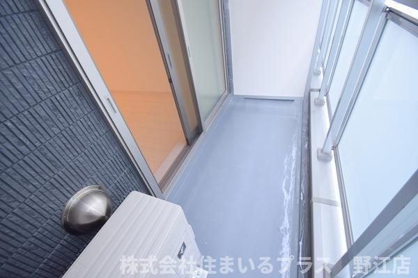 リブリ・おおさか鴫野のバルコニー