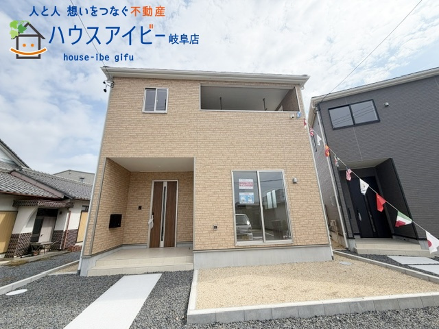 羽島市上中町長間新築建売全2棟！お車並列3台可能！中央小学校まで徒歩9分！広めのインナーバルコニー！