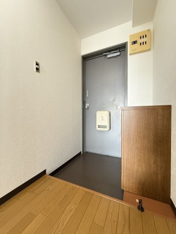 シャトー長居の玄関