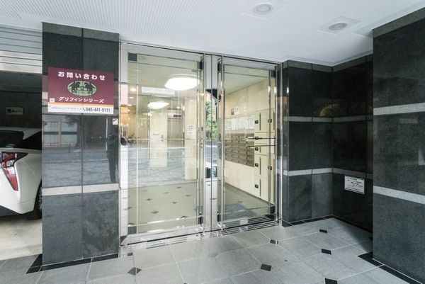 グリフィン川崎・西口弐番館のエントランス