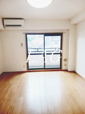 【居間・リビング】 | ブルースカイヒルズⅡ | 洋室のお部屋です。