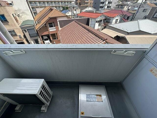 横浜市南区中村町４丁目の賃貸マンションのバルコニー