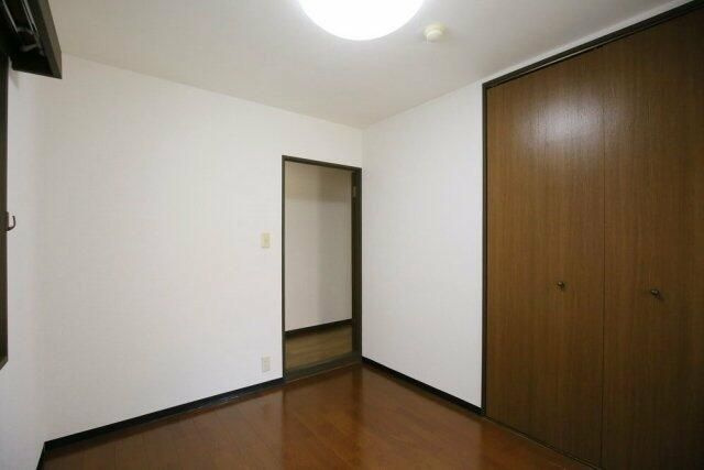 セザール長原の寝室