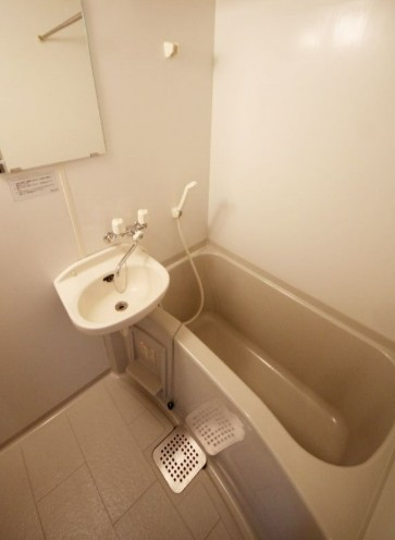 町田市西成瀬２丁目の賃貸マンションの浴室