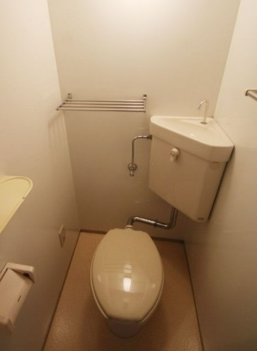 町田市西成瀬２丁目の賃貸マンションのトイレ