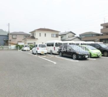 サンプラザの駐車場