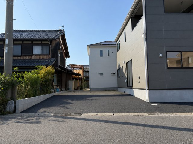 近江八幡市八幡町の駐車場