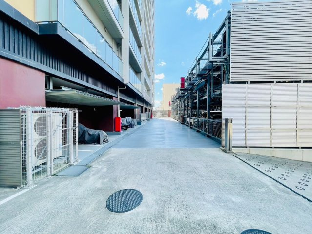 アトラスタワー本郷駅前の駐車場|地上駐車場