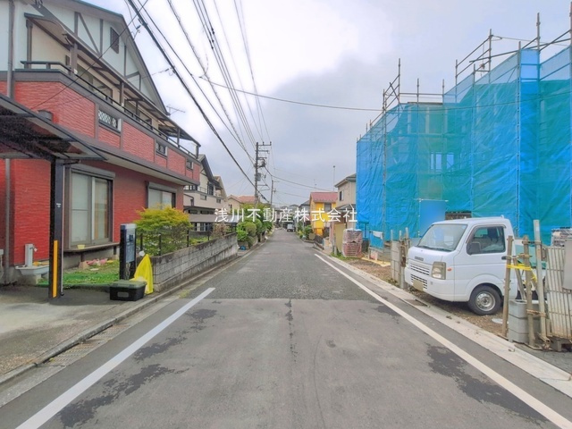 八王子市　館町　新築一戸建て　２０期の前面道路含む現地写真|～北6ｍ道路に面しています～
