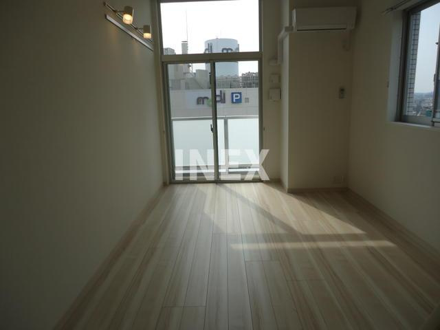 横浜市戸塚区吉田町の賃貸マンションの居間・リビング