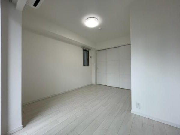 T.F flatの居間・リビング