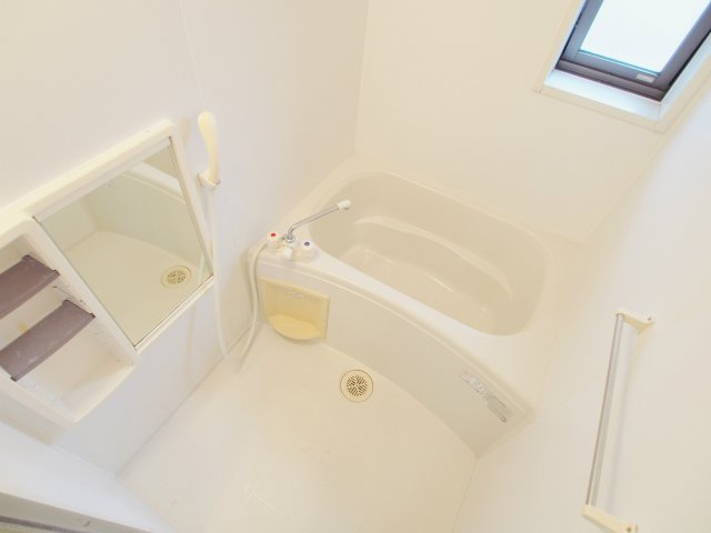 シャーメゾン近藤の浴室