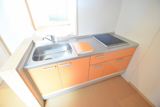 ベルリード東海神のキッチン|ＩＨタイプでお掃除ラクラクです。