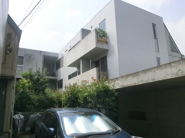 メゾンヴェリテの外観|閑静な住宅地にあるンション。