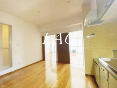 【居間・リビング】 | パークサイド・ヴィラ | 洋室のお部屋です。