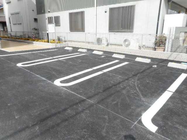 ベル　エスポワールの駐車場