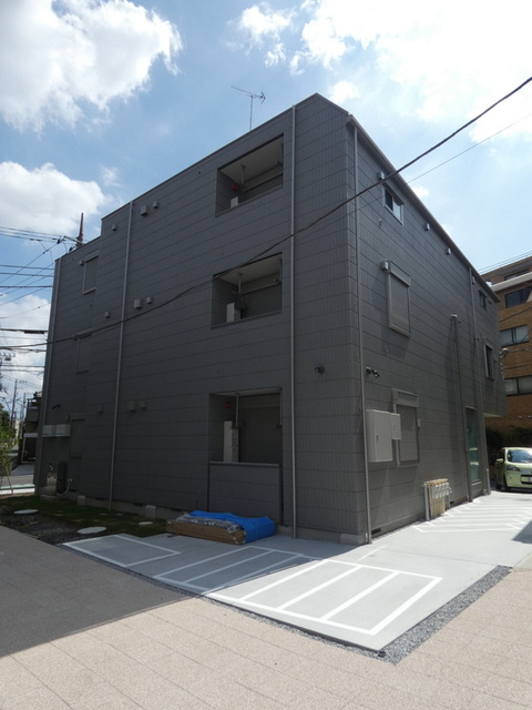 ＮｅｗＳａｆｏｌｅ南烏山(ニューサフォレミナミカラスヤマ)の外観