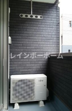 入間郡三芳町大字藤久保のアパートのバルコニー