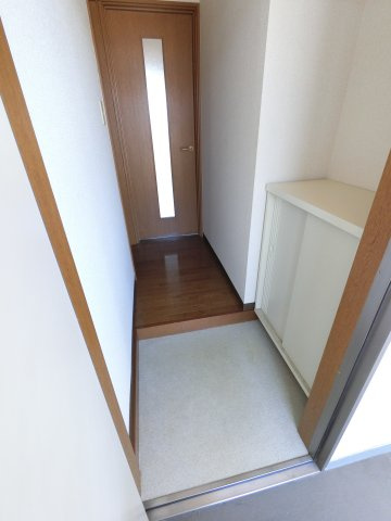 ヒルサイドおゆみ野A棟の玄関|※他のお部屋の似た間取りのお写真です