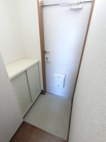 ヒルサイドおゆみ野A棟の玄関|※他のお部屋の似た間取りのお写真です