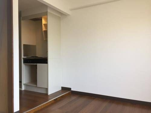 稲城市矢野口の賃貸マンションの居間・リビング