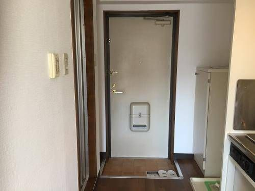 稲城市矢野口の賃貸マンションの玄関