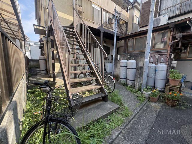 小池コーポのエントランス|階段です☆