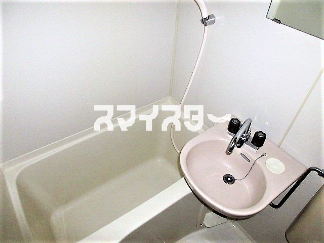 クレセントマンション霞の浴室