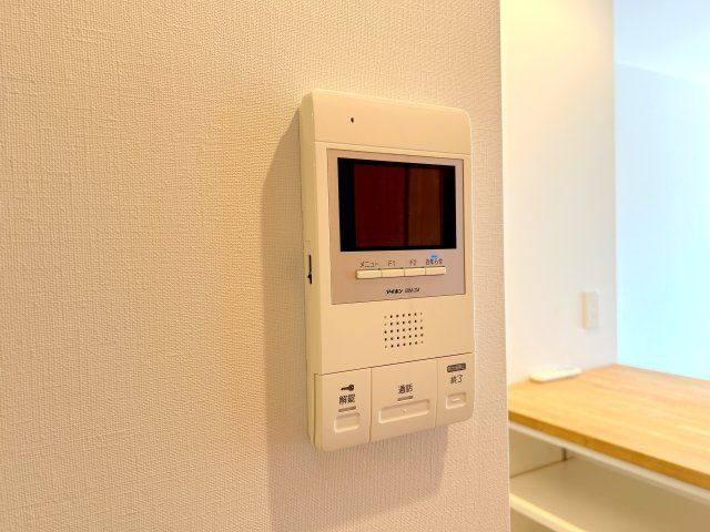 コルト新中野のセキュリティ|★来訪者の確認が可能♪安心のTVモニターホン★