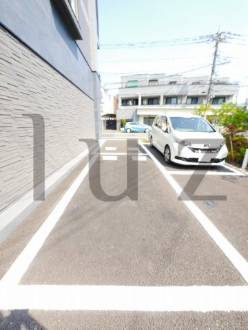 ガーラプレシャス元住吉の駐車場