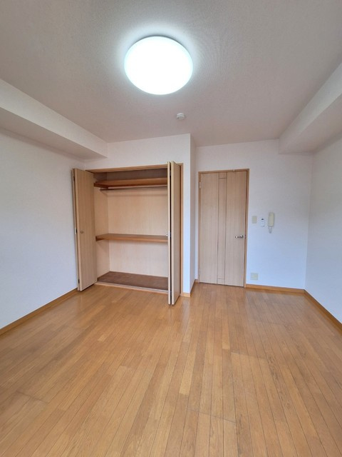 シュロス新井の居間・リビング|★キレイなお部屋です★