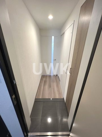 THE GARNET SUITE RESIDENCE 清水五条EASTの玄関