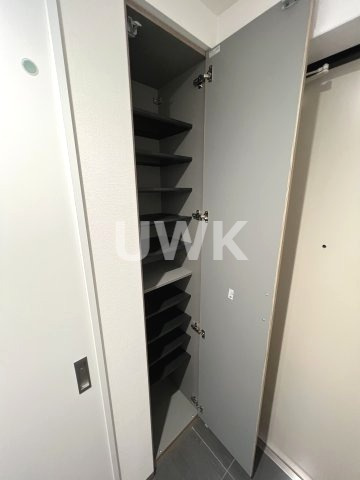 THE GARNET SUITE RESIDENCE 清水五条EASTの玄関
