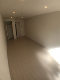 リブリ東園田の居間