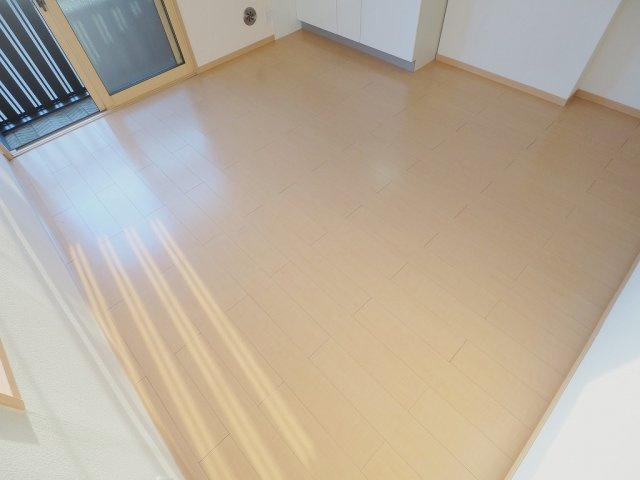 ＣＲＥＳＴ　ＮＩＳＨＩＨＡＲＡの居間・リビング