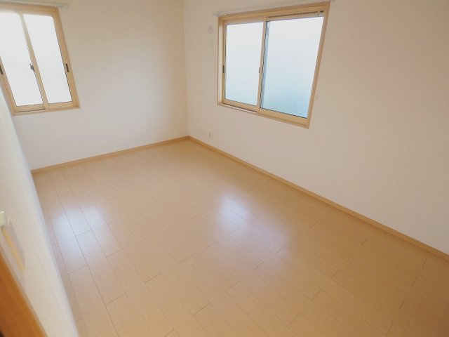 ＣＲＥＳＴ　ＮＩＳＨＩＨＡＲＡの寝室