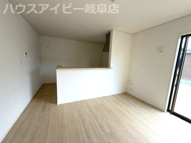 【居間・リビング】の画像