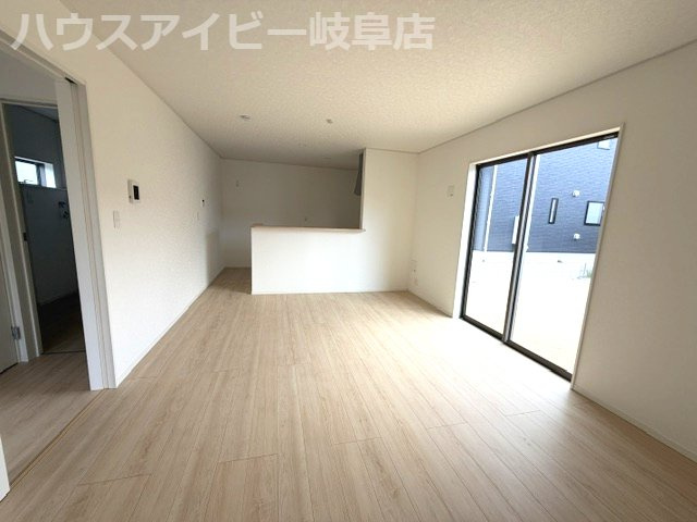 【居間・リビング】の画像