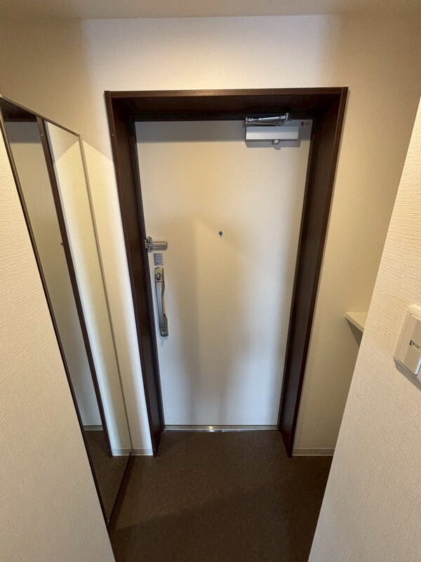 エストゥルース京都の玄関